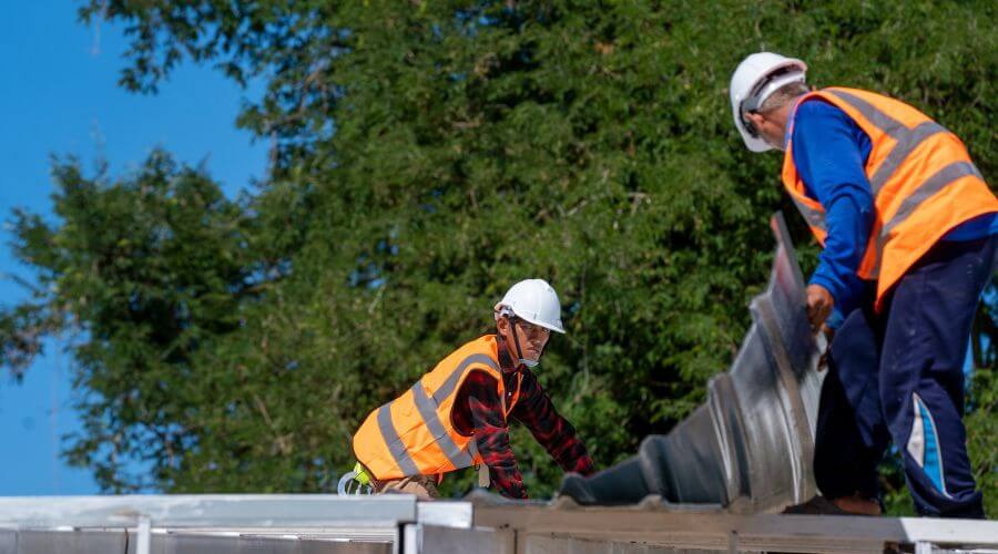 Professional gutter cleaning in Shoemakersville, PA